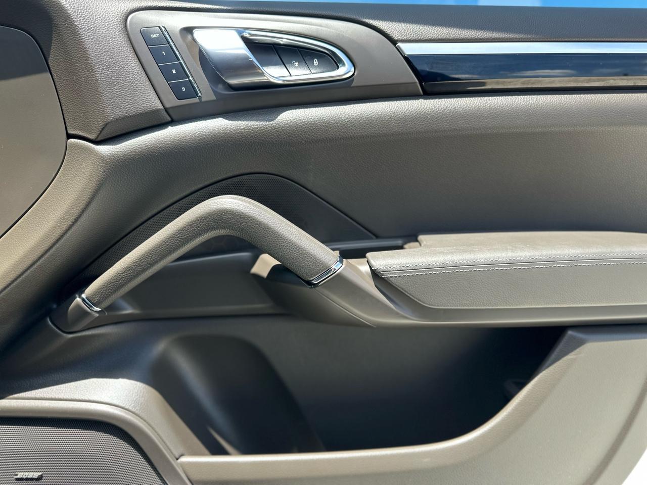Porsche Cayenne Base 2016