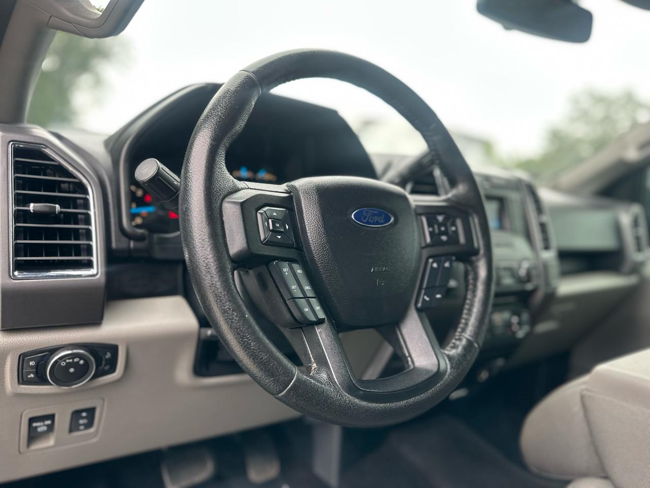 Ford F-150 XLT 2WD 2015