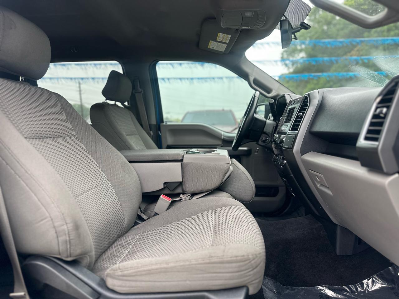 Ford F-150 XLT 2WD 2015