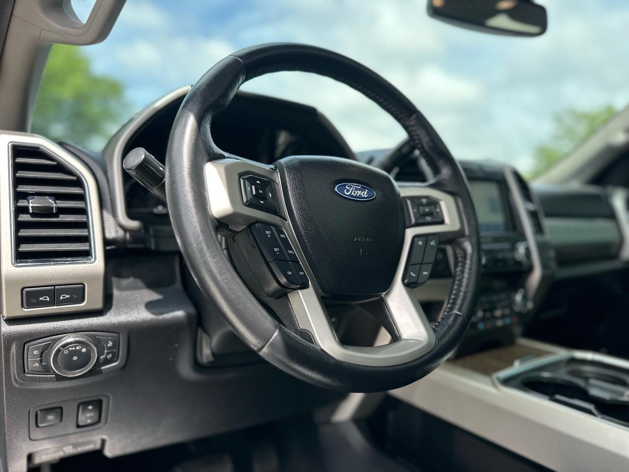 Ford F-250 SD Lariat Crew Cab 4WD 2020