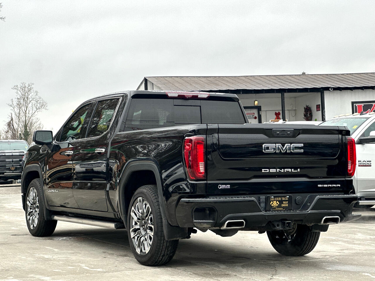 GMC Sierra 1500 Denali Ultimate Crew Cab 4WD 2024
