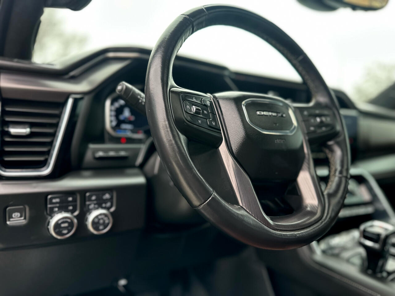 GMC Sierra 1500 Denali Ultimate Crew Cab 4WD 2024