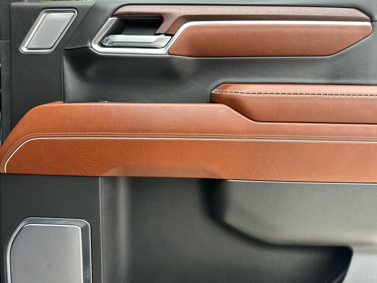 GMC Sierra 1500 Denali Ultimate Crew Cab 4WD 2024