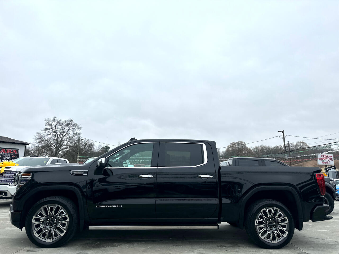 GMC Sierra 1500 Denali Ultimate Crew Cab 4WD 2023