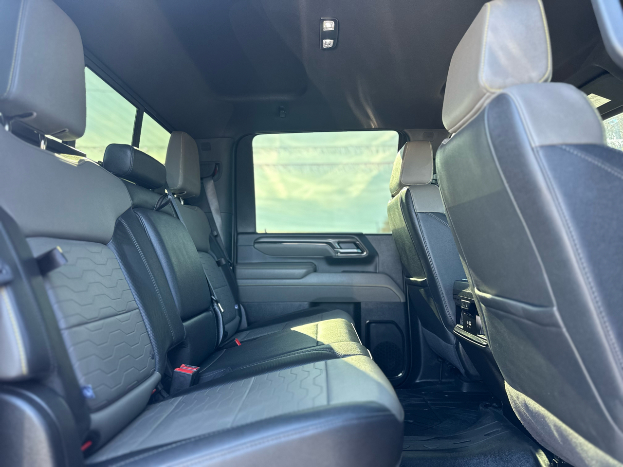 Chevrolet Silverado 2500HD ZR2 Crew Cab 4WD 2025