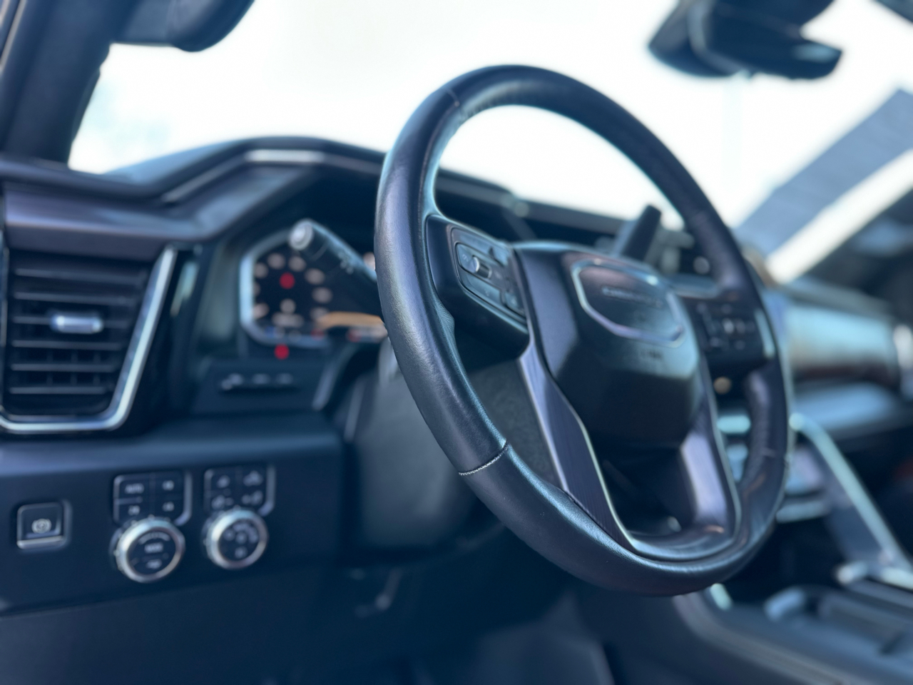 GMC Sierra 2500HD Denali Ultimate Crew Cab 4WD 2024