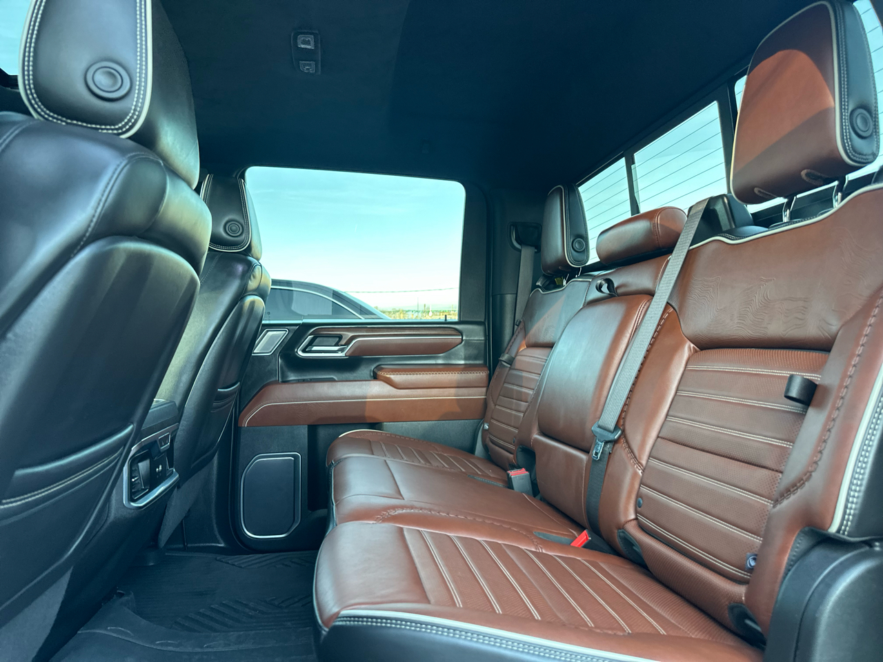 GMC Sierra 2500HD Denali Ultimate Crew Cab 4WD 2024