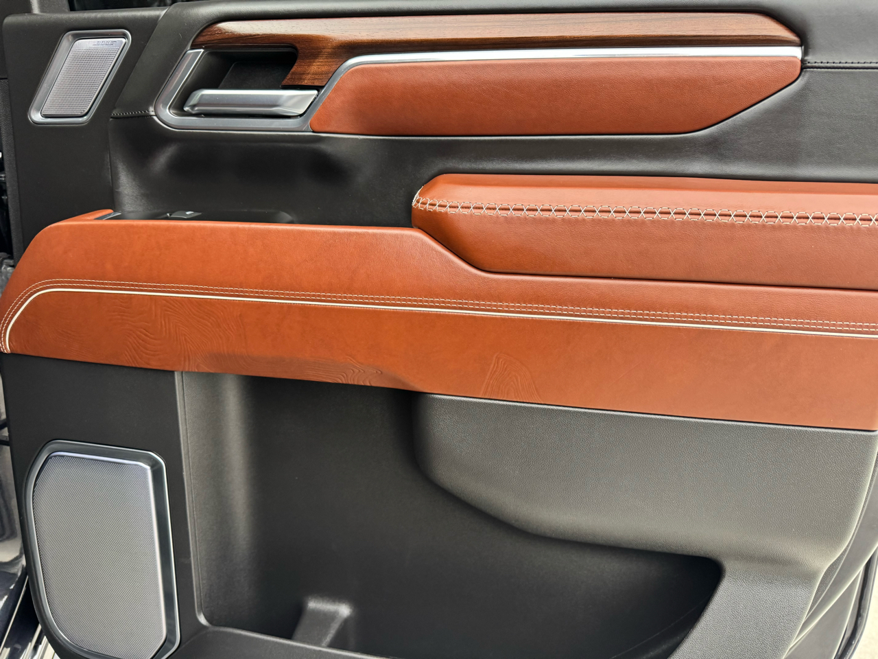 GMC Sierra 2500HD Denali Ultimate Crew Cab 4WD 2024