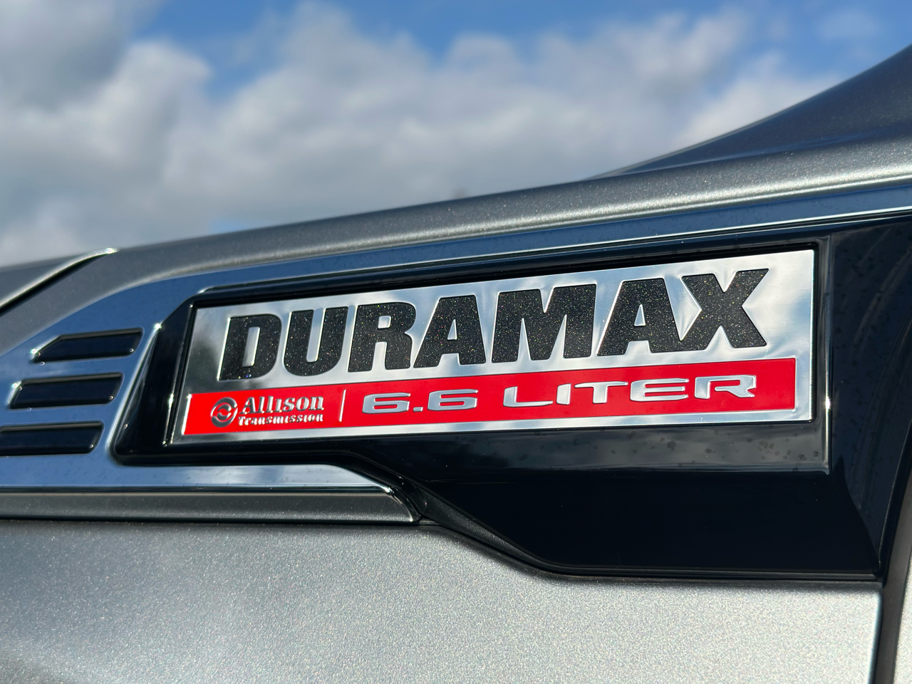 GMC Sierra 3500HD Denali Crew Cab Long Box 4WD 2025