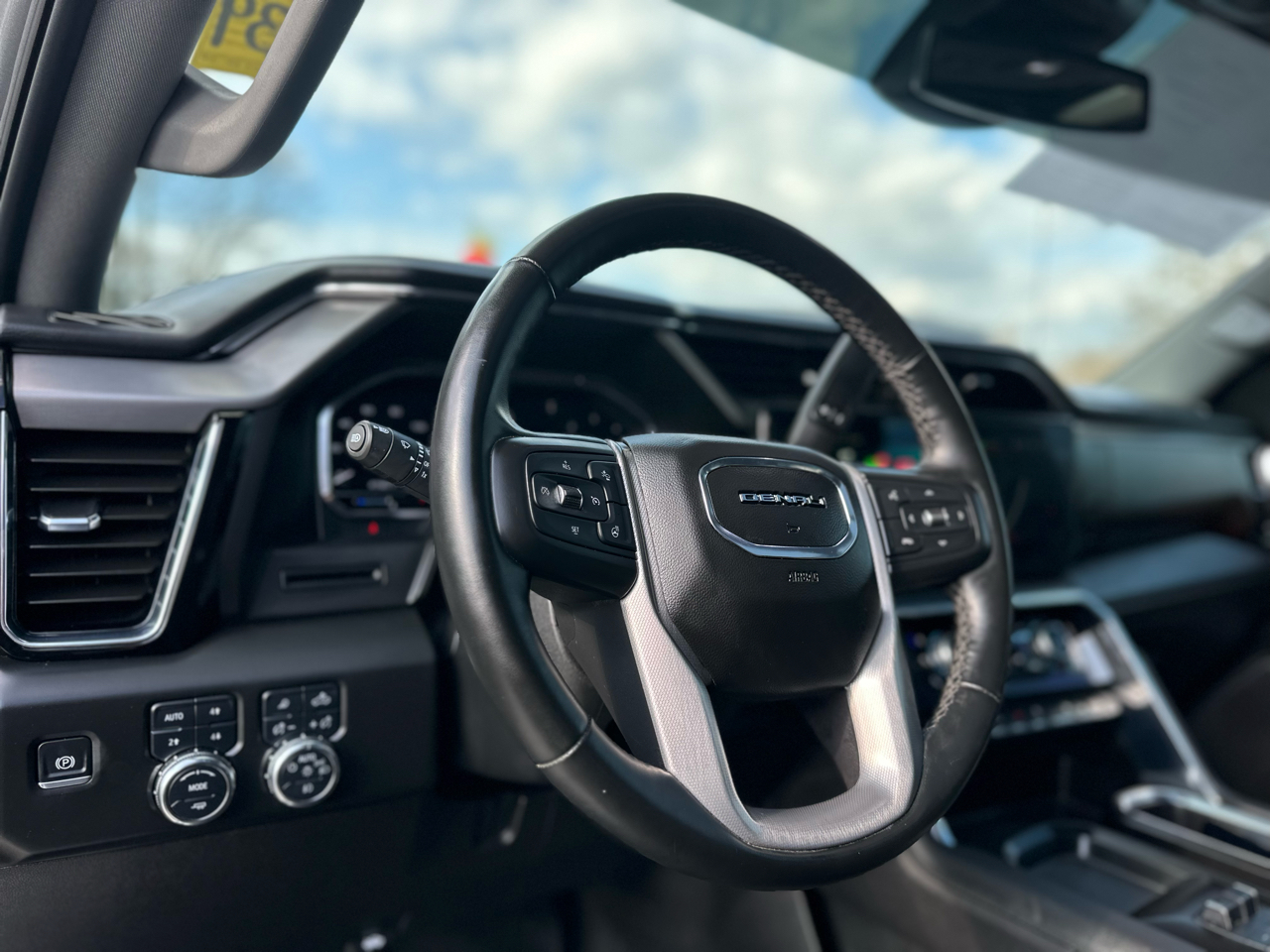 GMC Sierra 3500HD Denali Crew Cab Long Box 4WD 2025