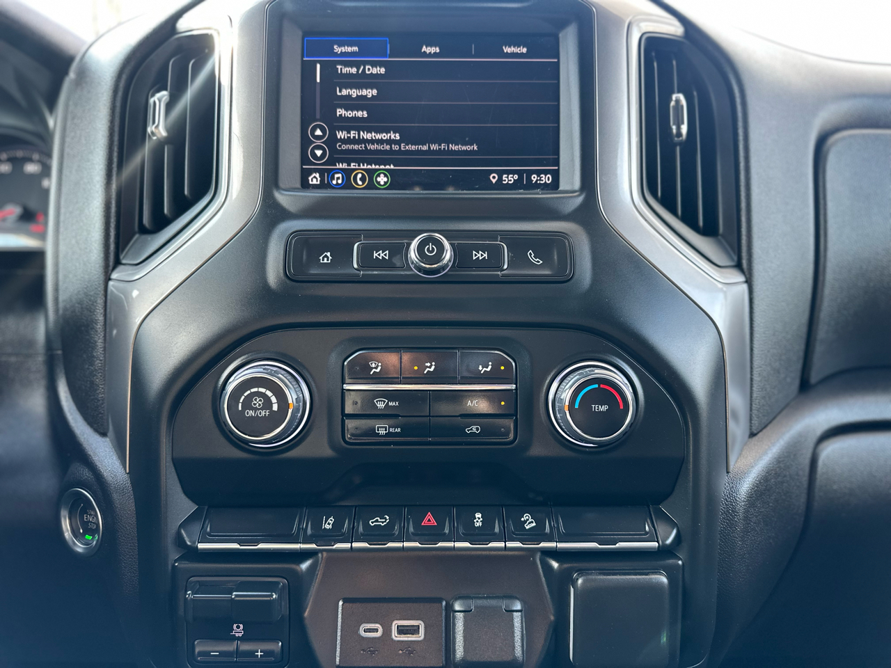 Chevrolet Silverado 2500HD Custom Crew Cab Short Box 4WD 2024