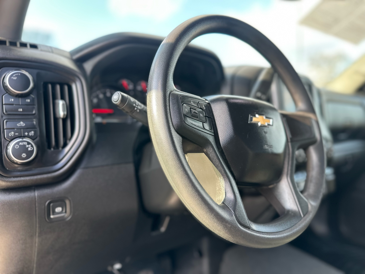 Chevrolet Silverado 2500HD Custom Crew Cab Short Box 4WD 2024