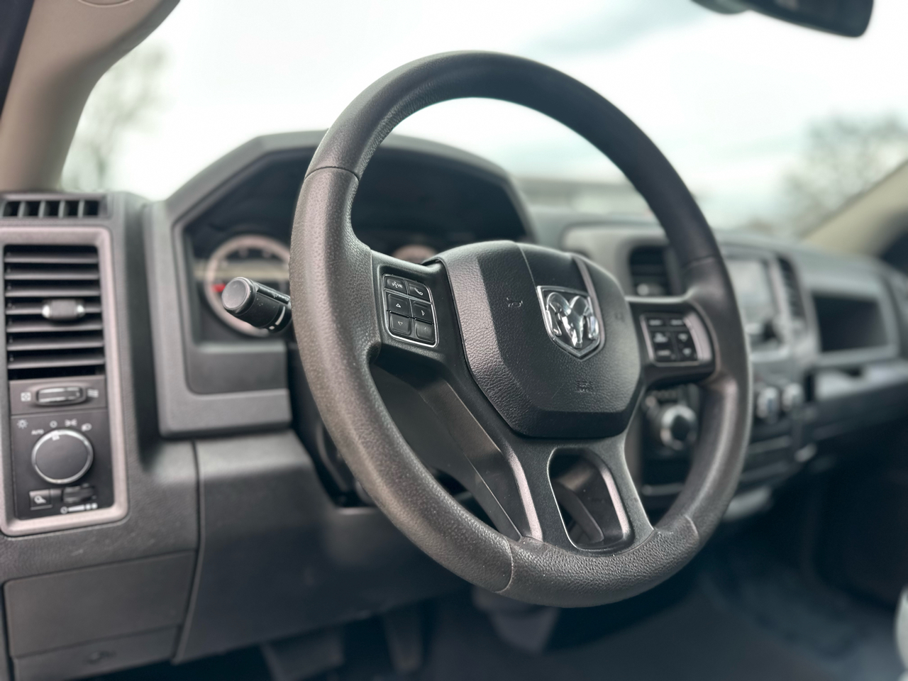 RAM 1500 Tradesman Quad Cab 2WD 2018