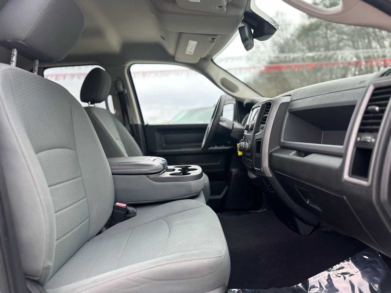 RAM 1500 Tradesman Quad Cab 2WD 2018