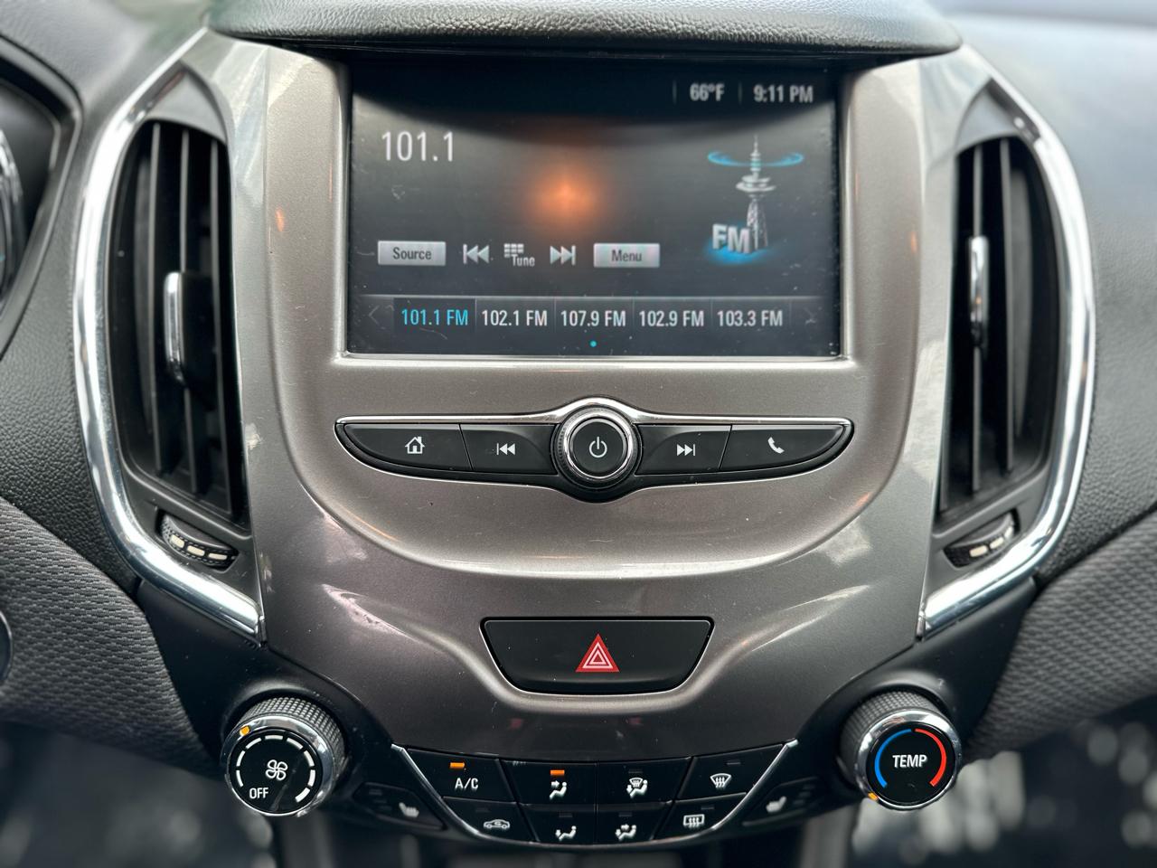 Chevrolet Cruze LT Auto Hatchback 2017