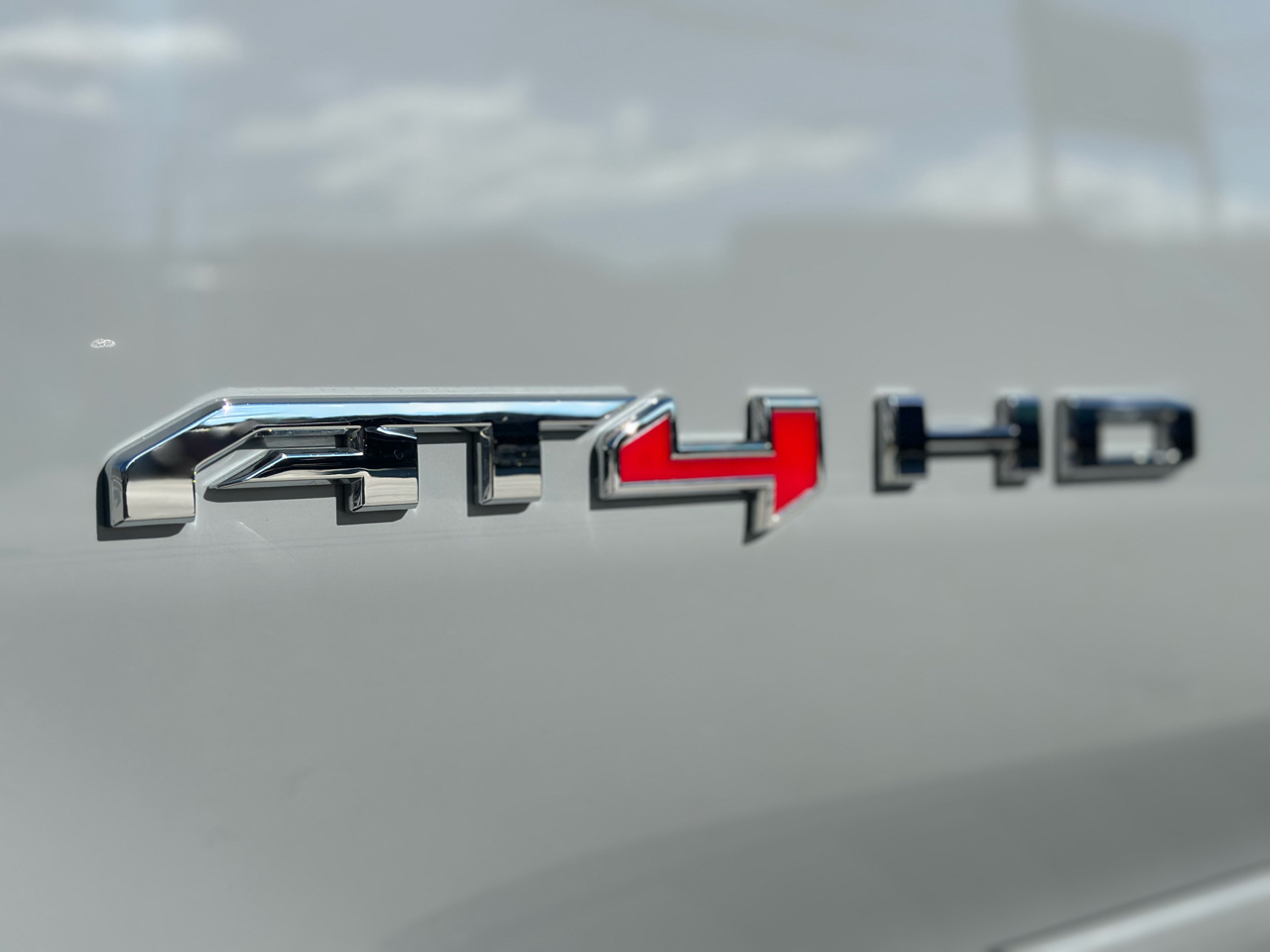 GMC Sierra 2500HD AT4 Crew Cab 4WD 2024