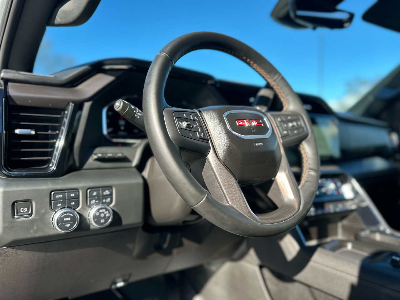 GMC Sierra 2500HD AT4 Crew Cab 4WD 2024