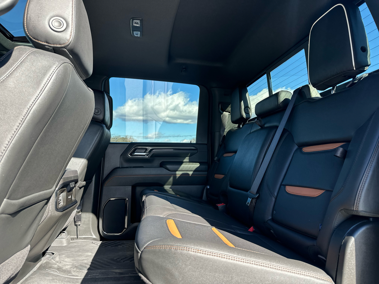 GMC Sierra 2500HD AT4 Crew Cab 4WD 2024