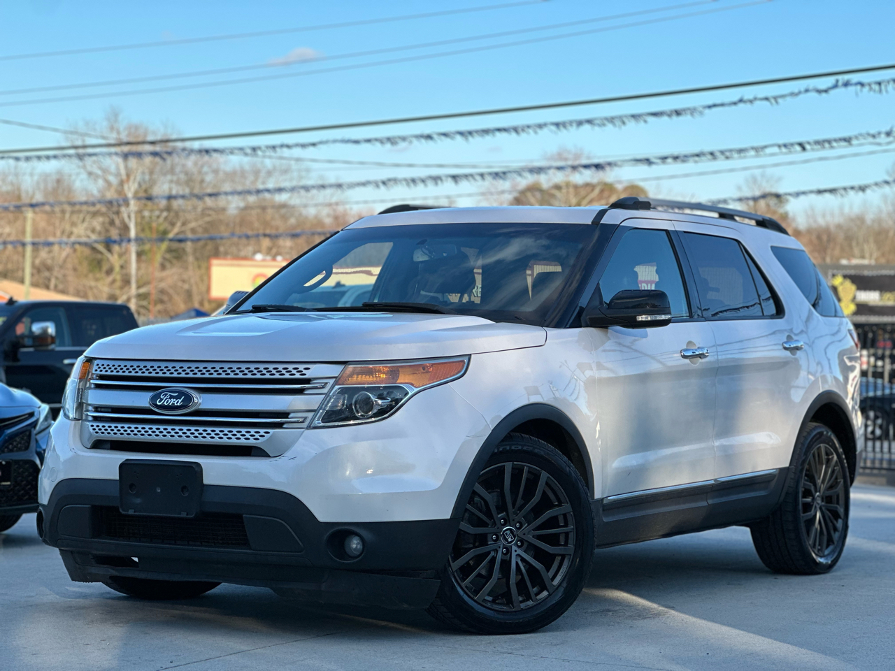 Ford Explorer XLT 2WD 2012