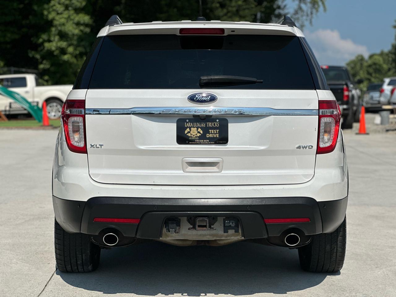 Ford Explorer XLT 2WD 2012