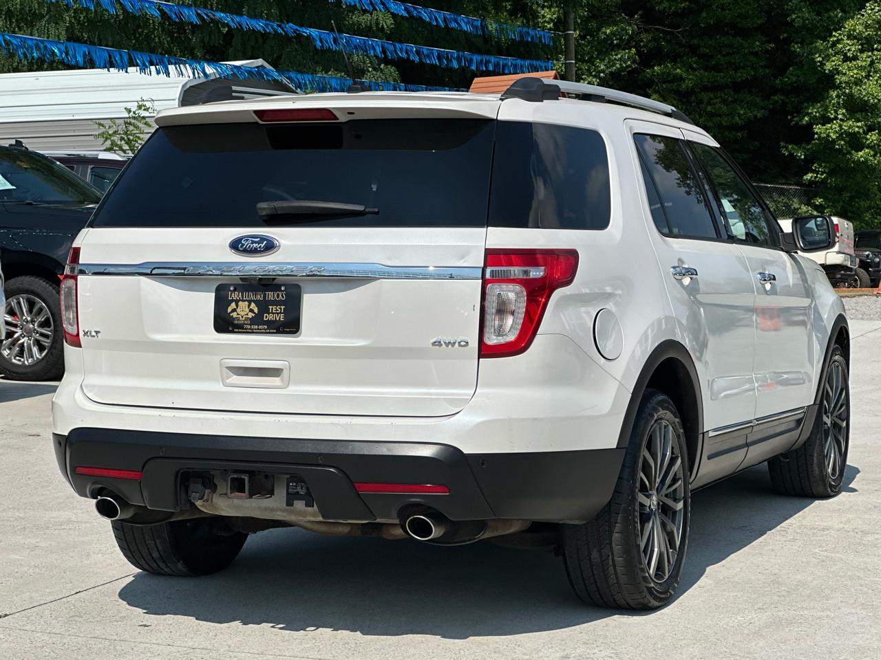Ford Explorer XLT 2WD 2012