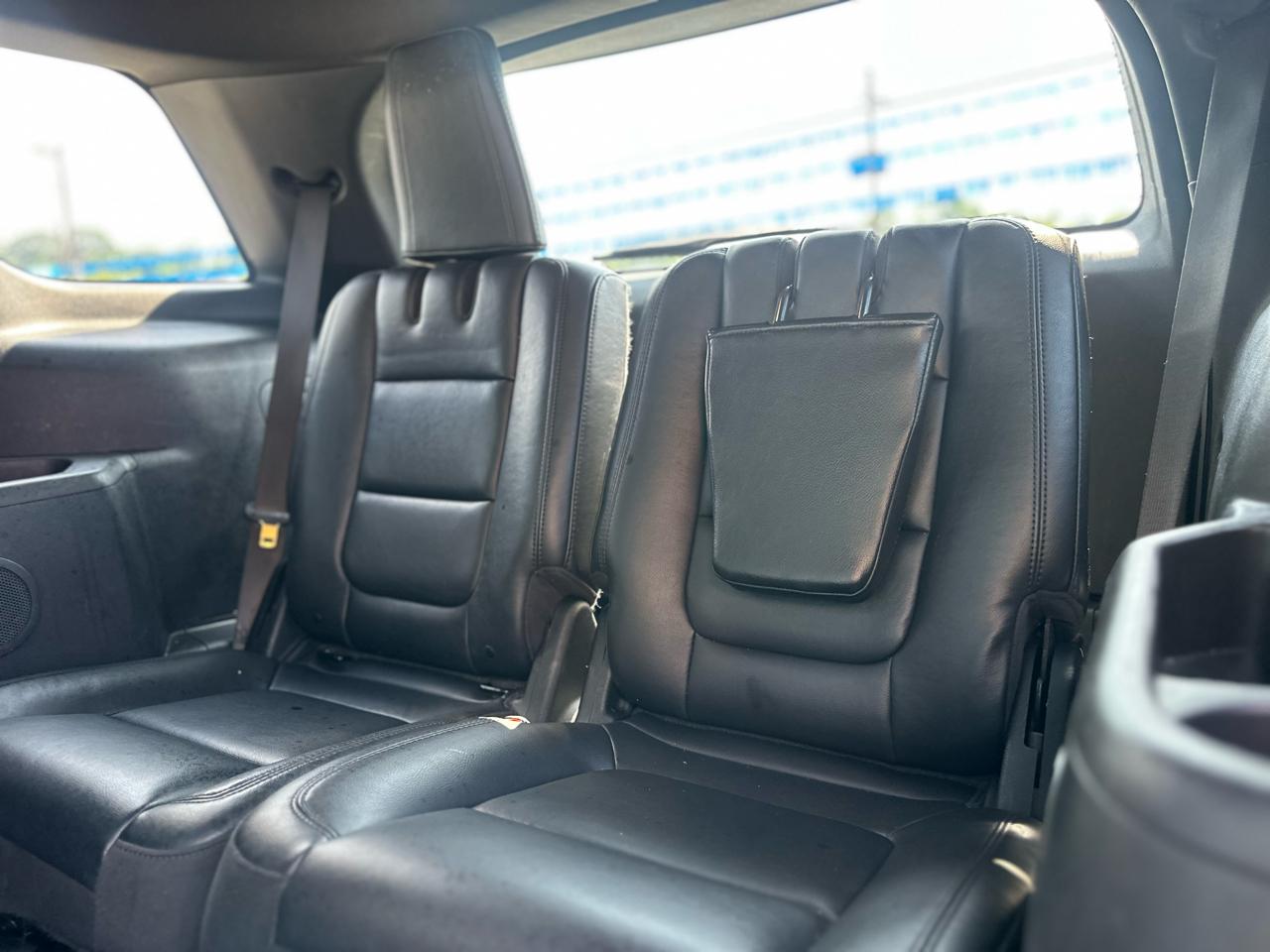 Ford Explorer XLT 2WD 2012