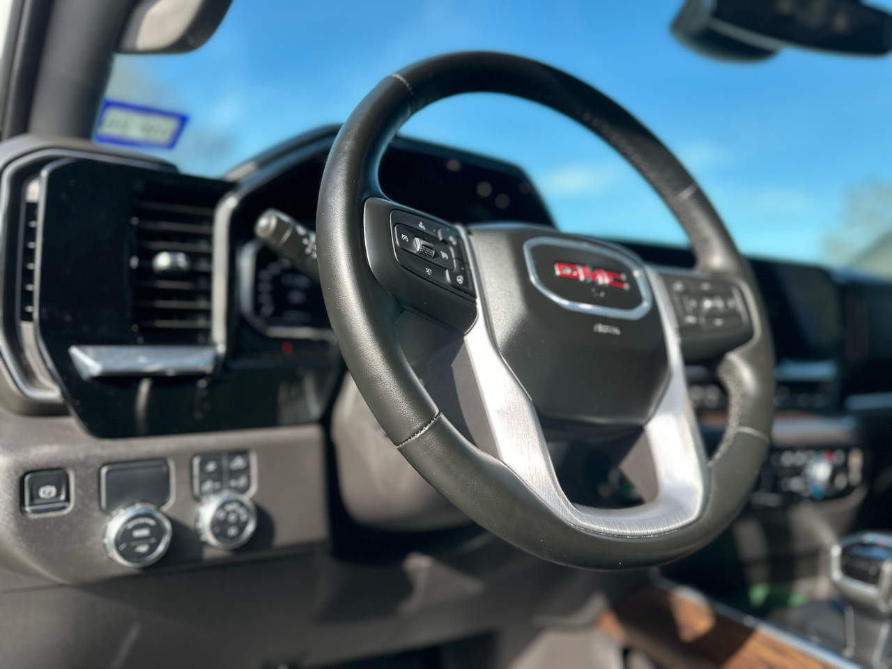 GMC Sierra 1500 SLT 2024