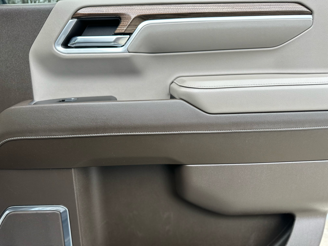 Chevrolet Silverado 1500 LT Crew Cab 2WD 2024