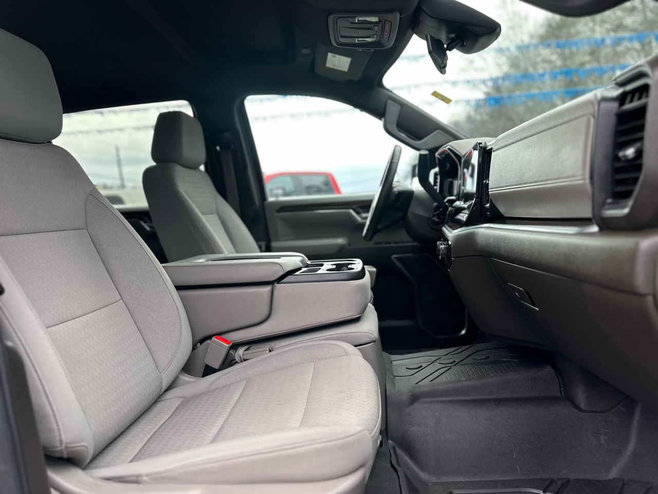 Chevrolet Silverado 1500 LT Crew Cab 2WD 2024