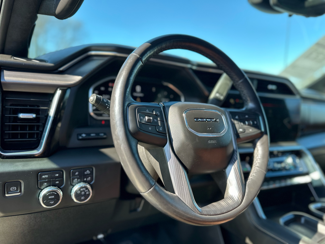 GMC Sierra 2500HD Denali Ultimate Crew Cab 4WD 2024