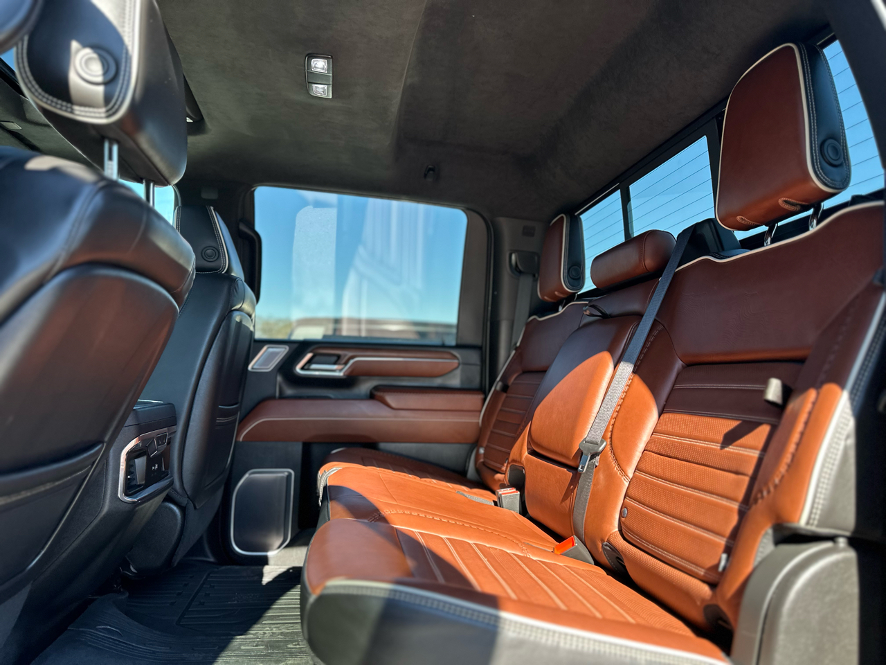 GMC Sierra 2500HD Denali Ultimate Crew Cab 4WD 2024