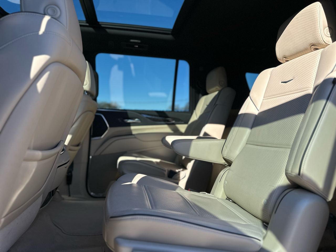 Cadillac Escalade ESV Premium Luxury 4WD 2022