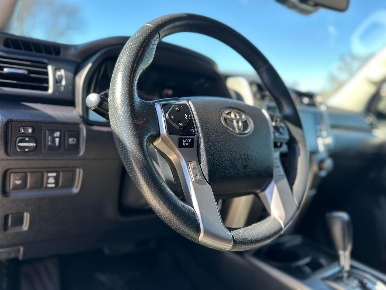 Toyota 4Runner SR5 2WD 2020