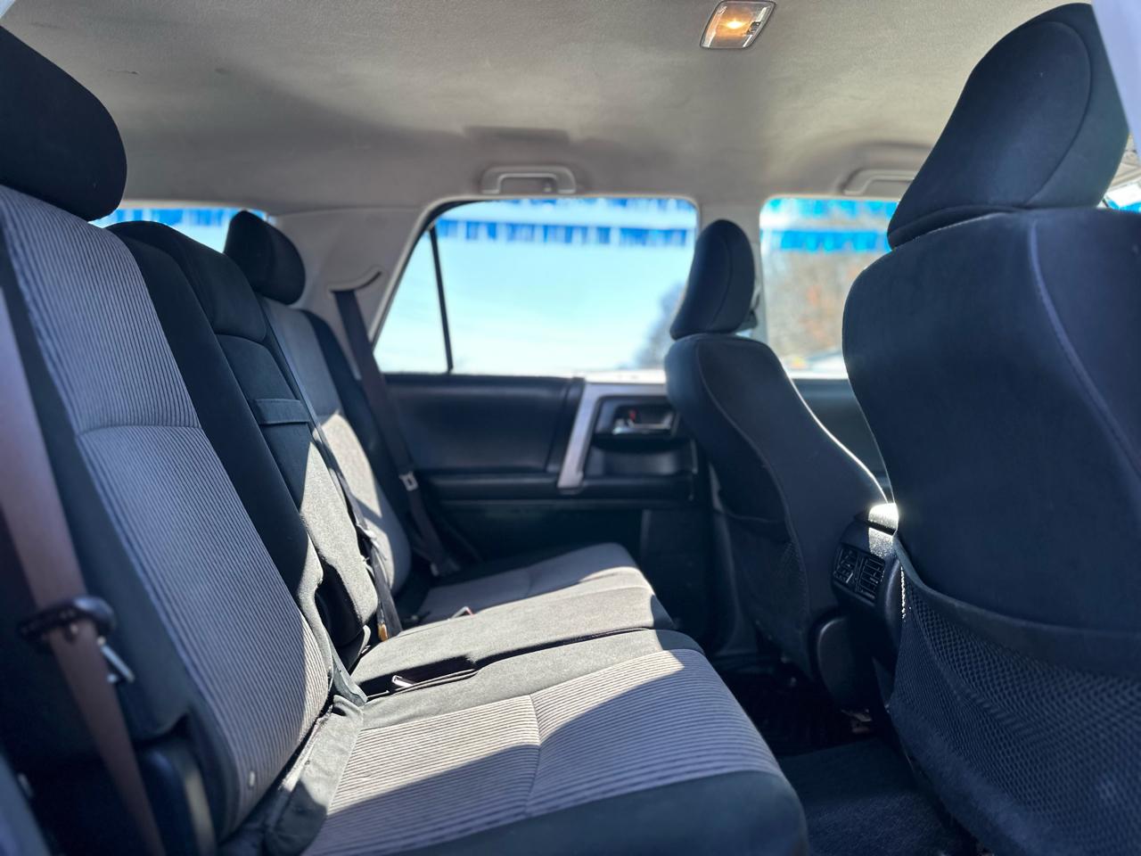 Toyota 4Runner SR5 2WD 2020