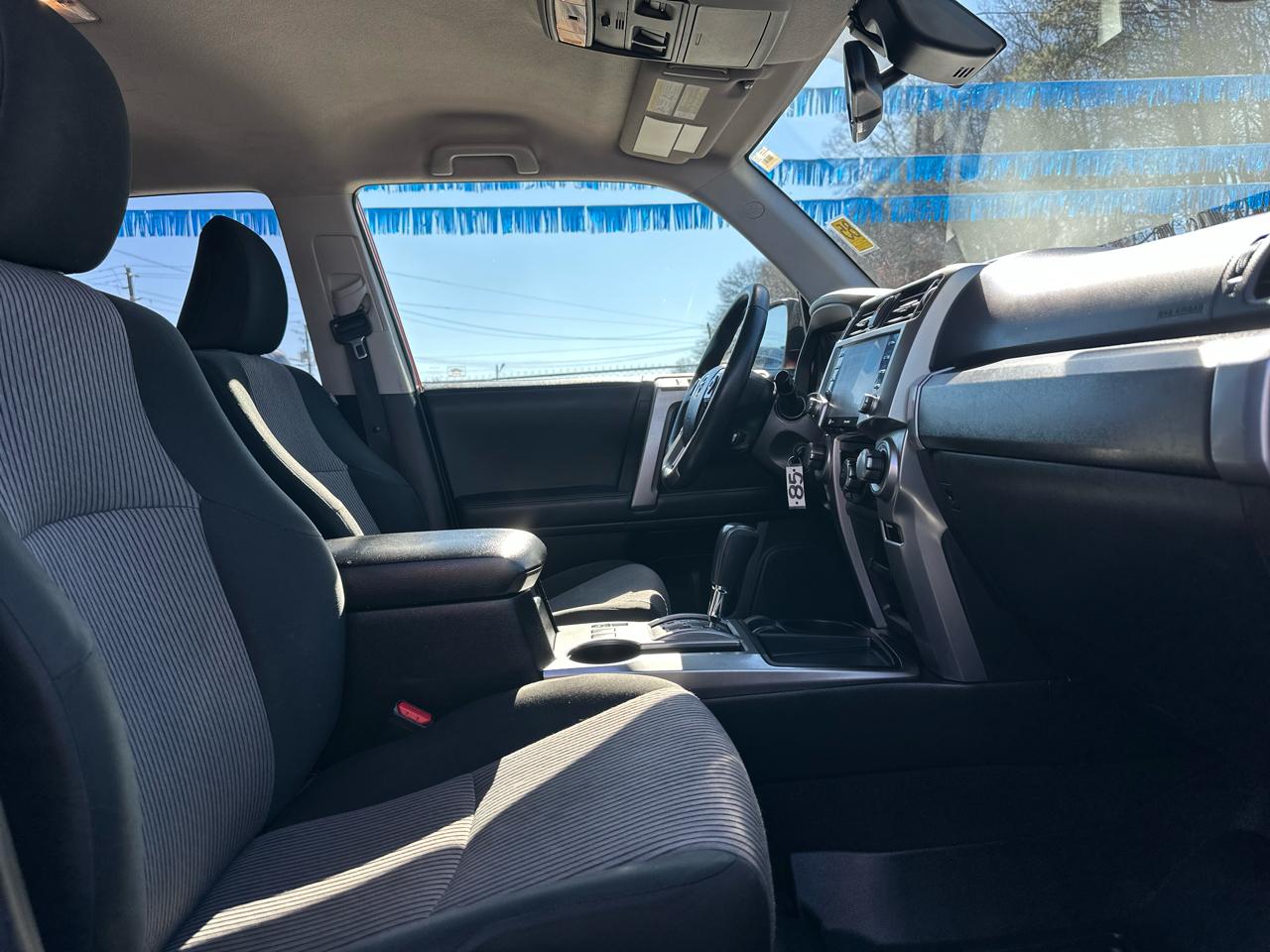 Toyota 4Runner SR5 2WD 2020