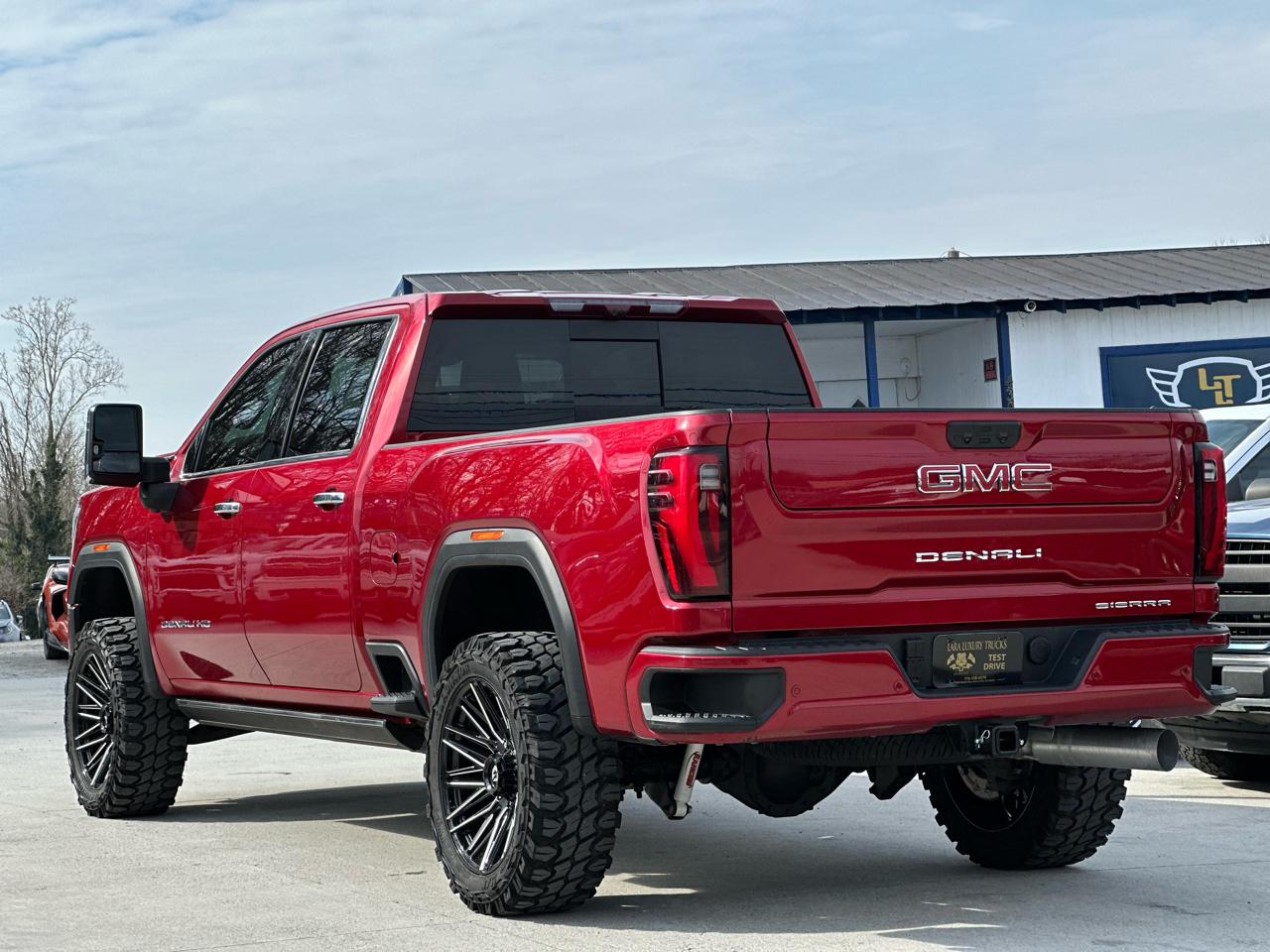 GMC Sierra 2500HD Denali Crew Cab 4WD SB 2024