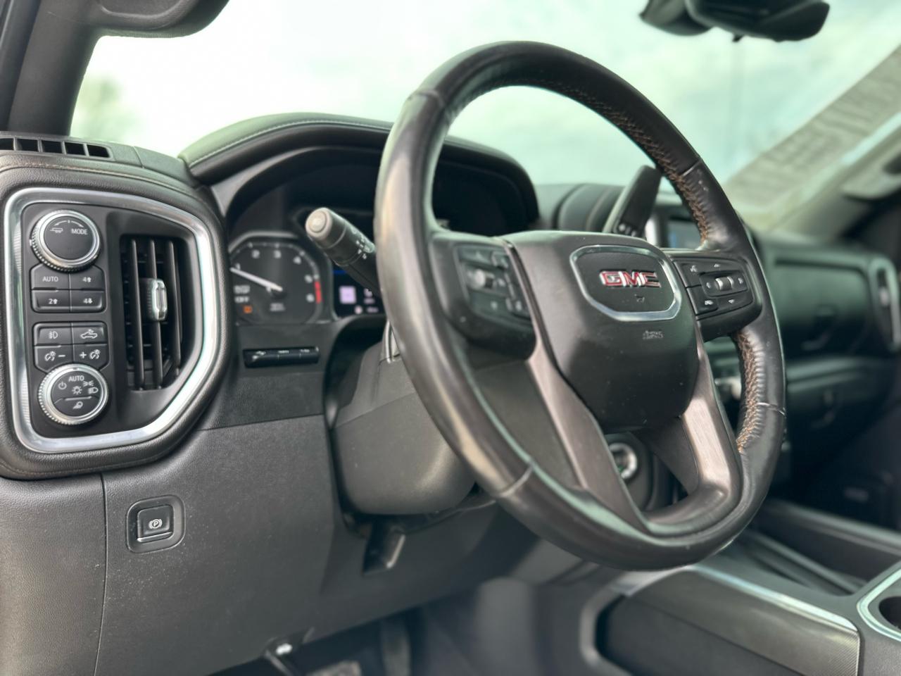 GMC Sierra 1500 AT4 Crew Cab Short Box 4WD 2021