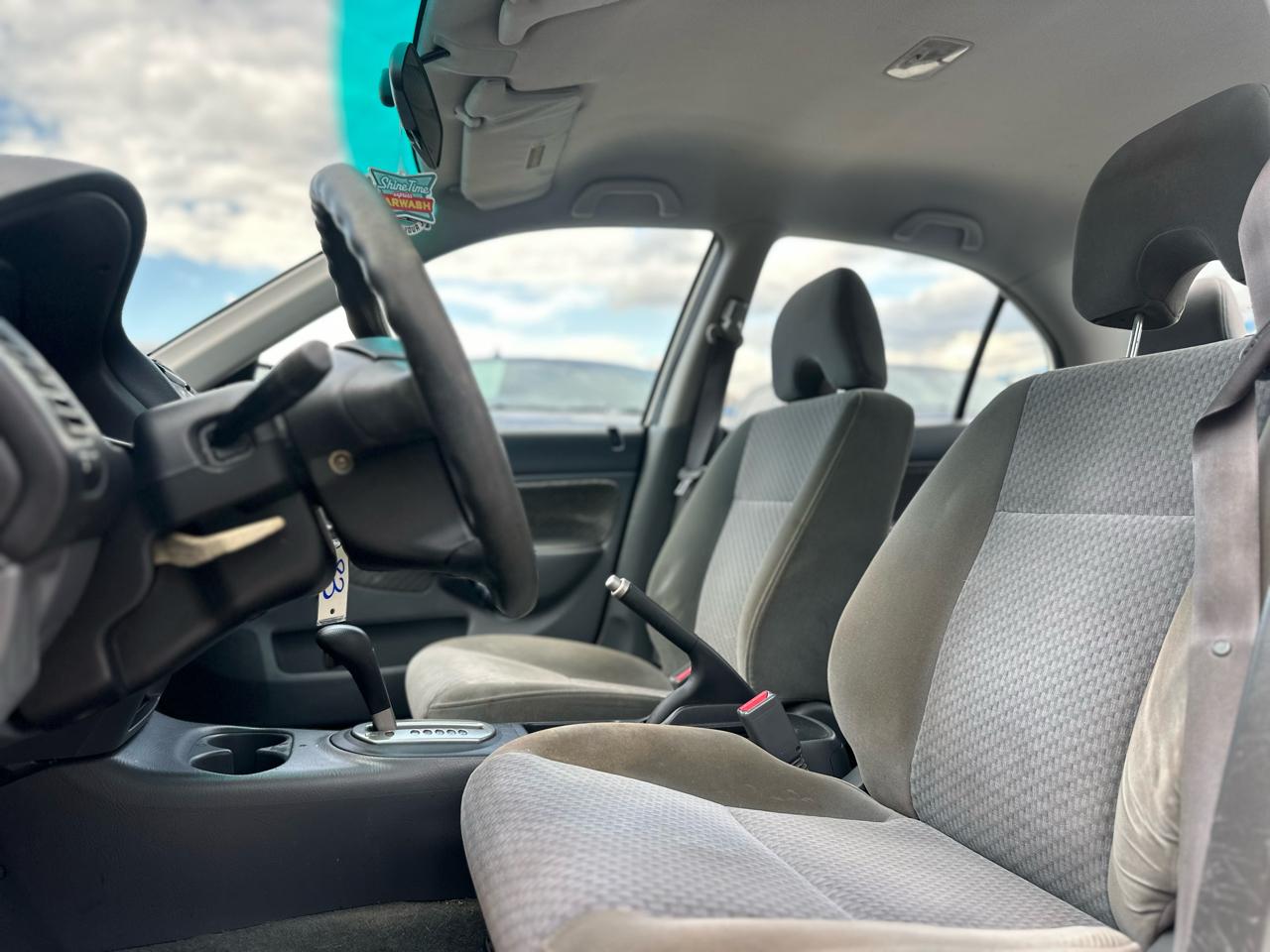 Honda Civic DX Sedan 4-spd AT 2003