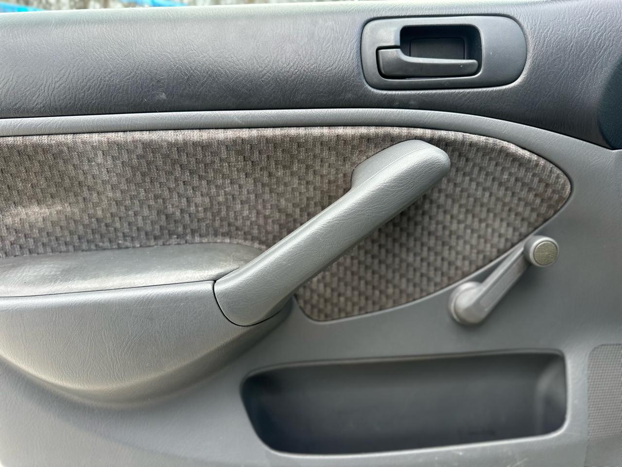 Honda Civic DX Sedan 4-spd AT 2003