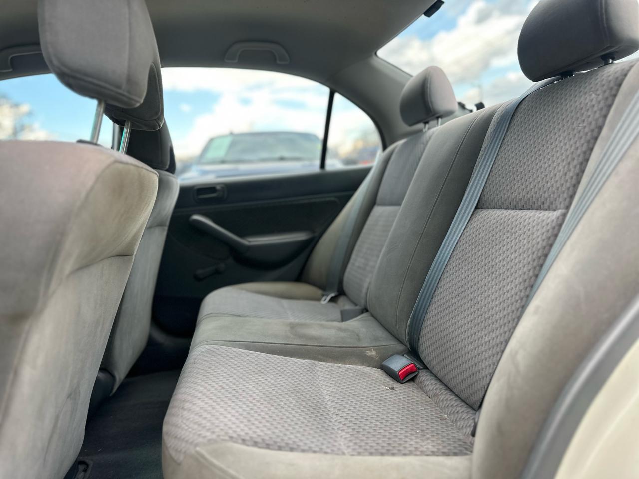 Honda Civic DX Sedan 4-spd AT 2003