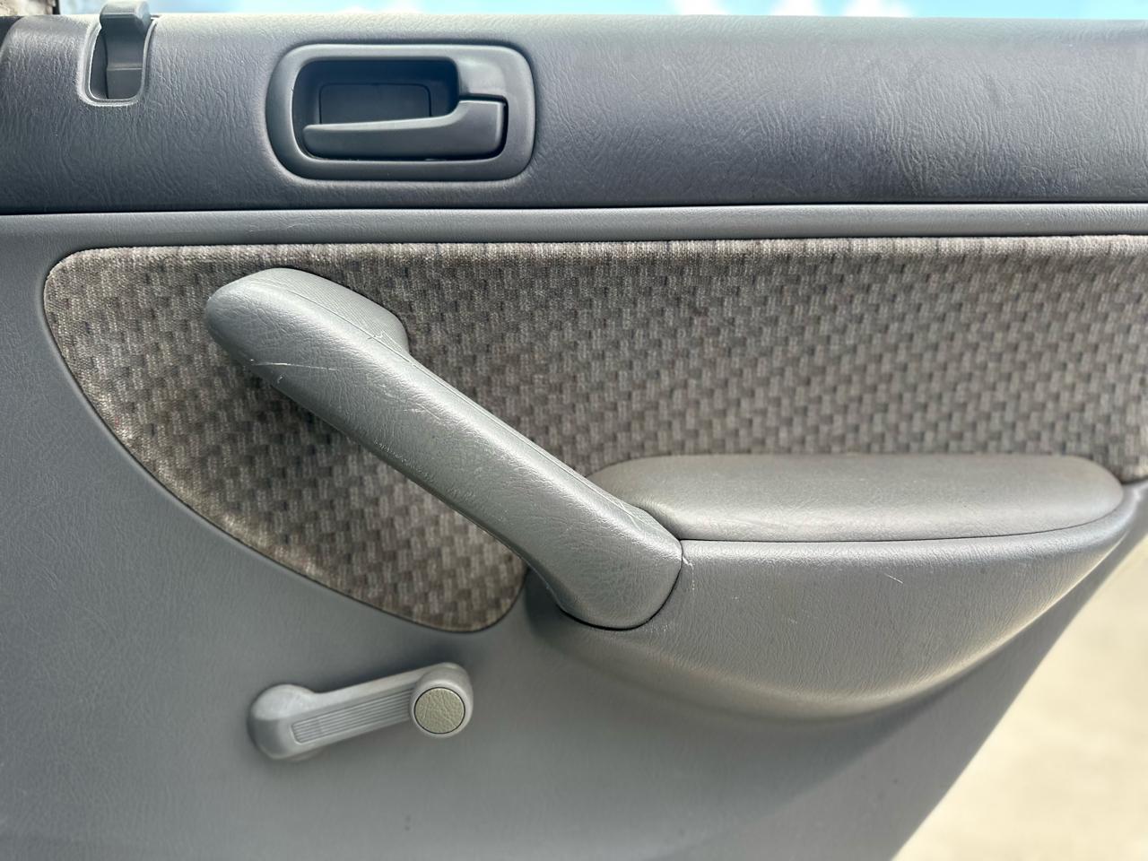 Honda Civic DX Sedan 4-spd AT 2003