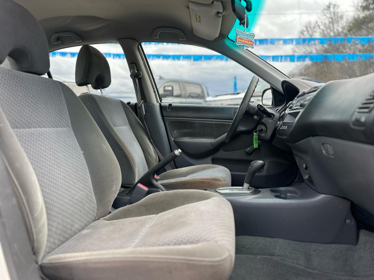 Honda Civic DX Sedan 4-spd AT 2003