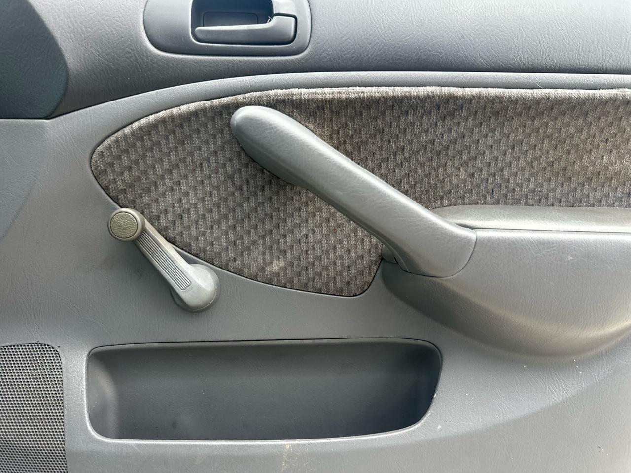 Honda Civic DX Sedan 4-spd AT 2003