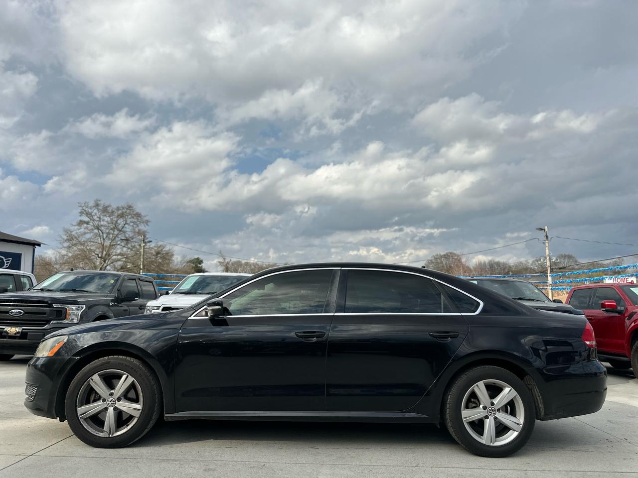 Volkswagen Passat 2.5L SE AT 2013