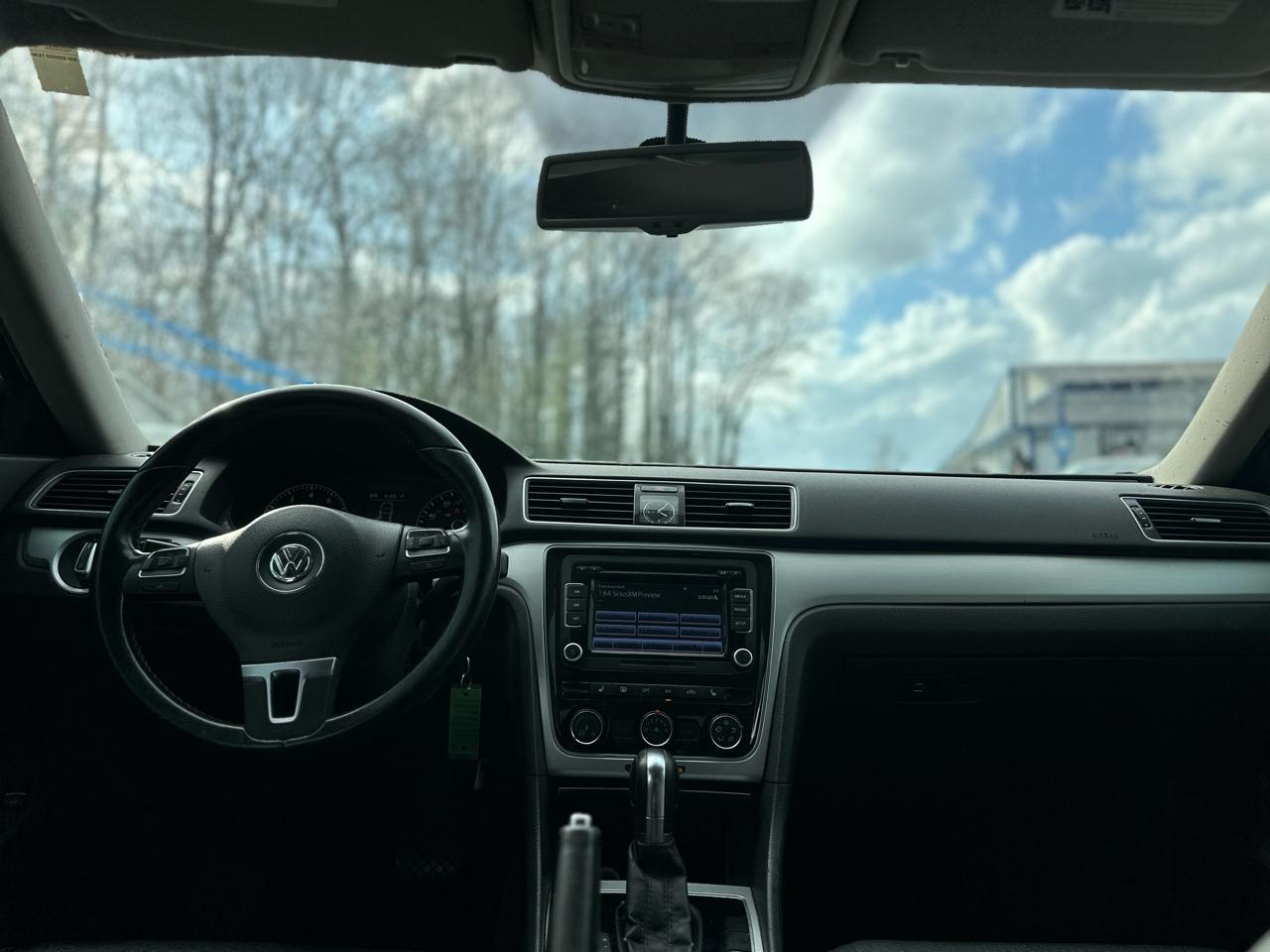 Volkswagen Passat 2.5L SE AT 2013