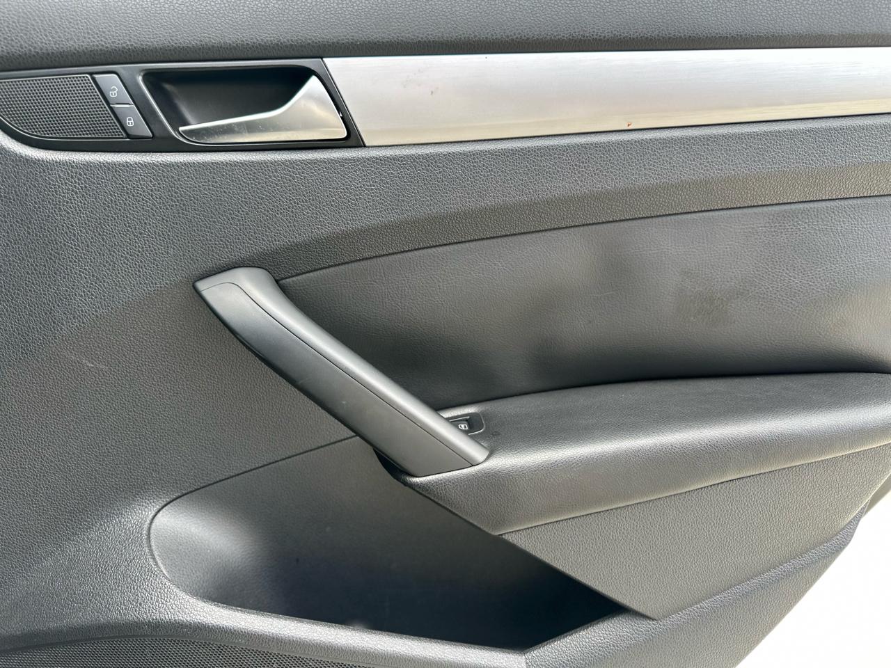 Volkswagen Passat 2.5L SE AT 2013