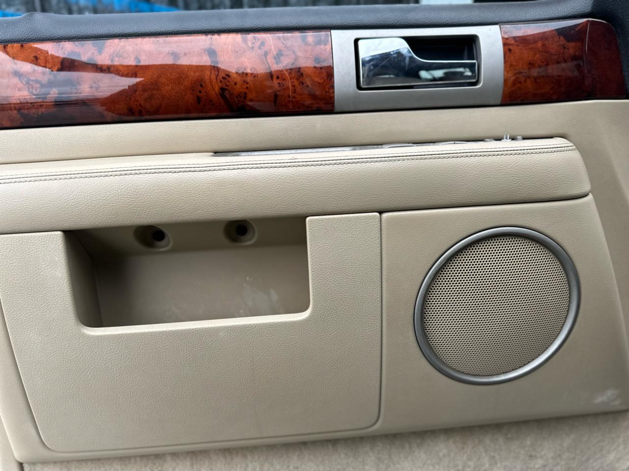 Lincoln Navigator Luxury 4WD 2005