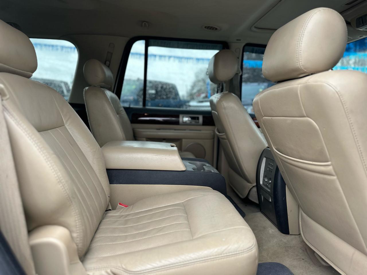 Lincoln Navigator Luxury 4WD 2005