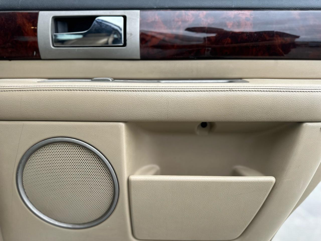 Lincoln Navigator Luxury 4WD 2005