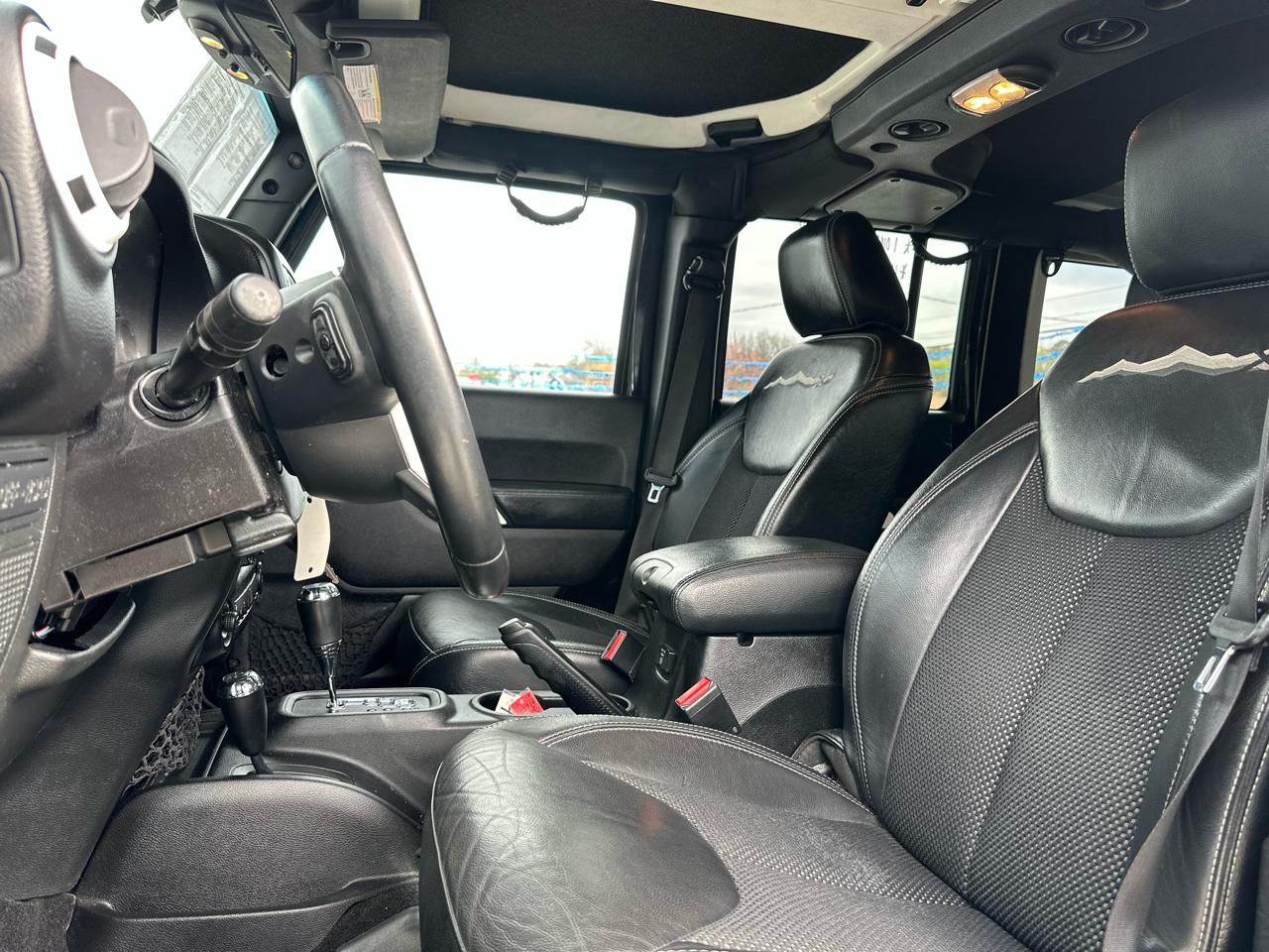 Jeep Wrangler Unlimited Sahara 4WD 2015